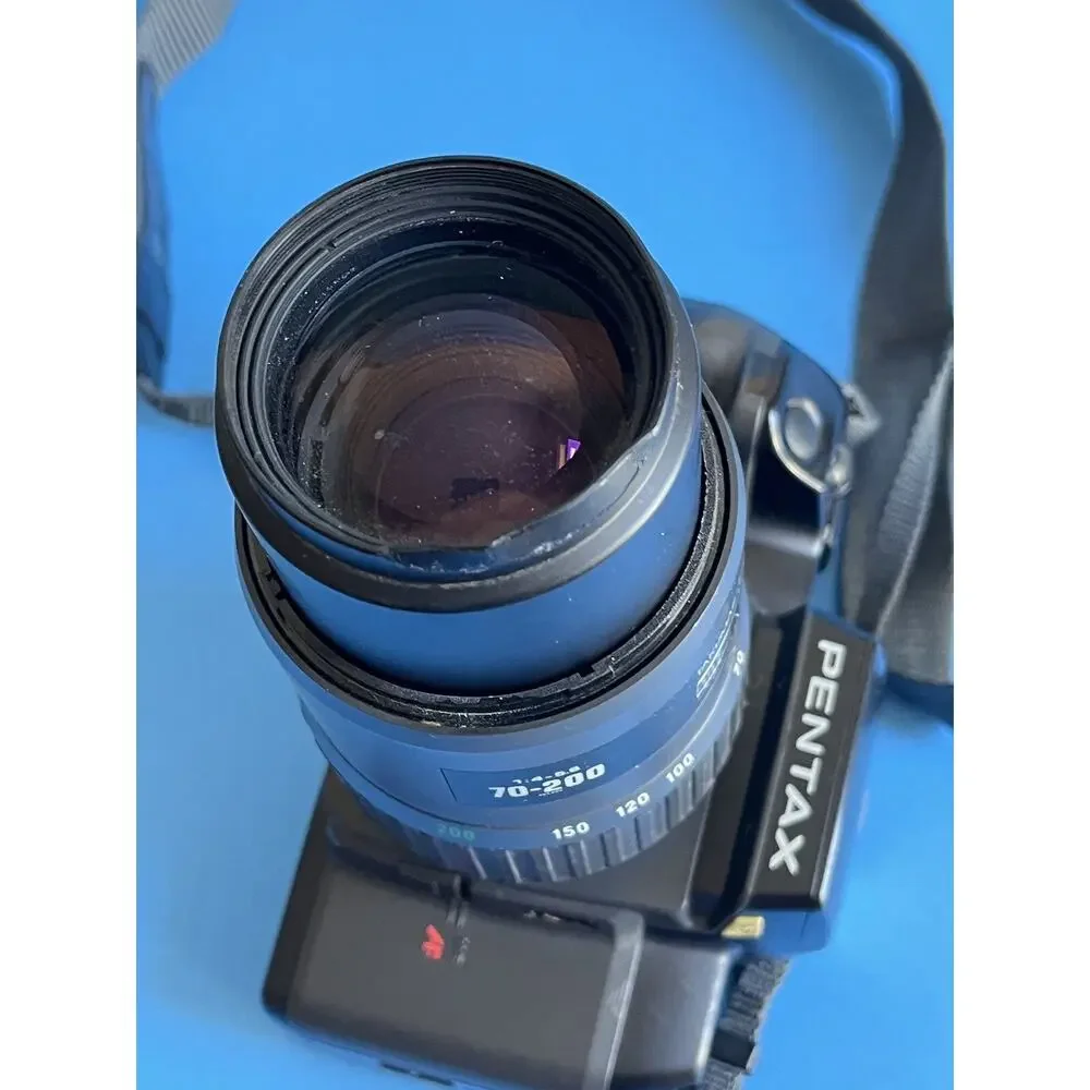 Pentax SF10 35mm SLR Film Camera with Takumar-F Zoom 1:4-5.6 70-200mm Untested